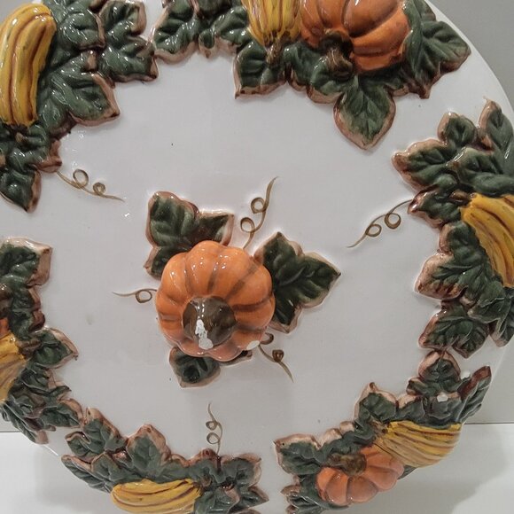 Vintage Style Eyes Covered Pie Plate - Picture 2 of 9